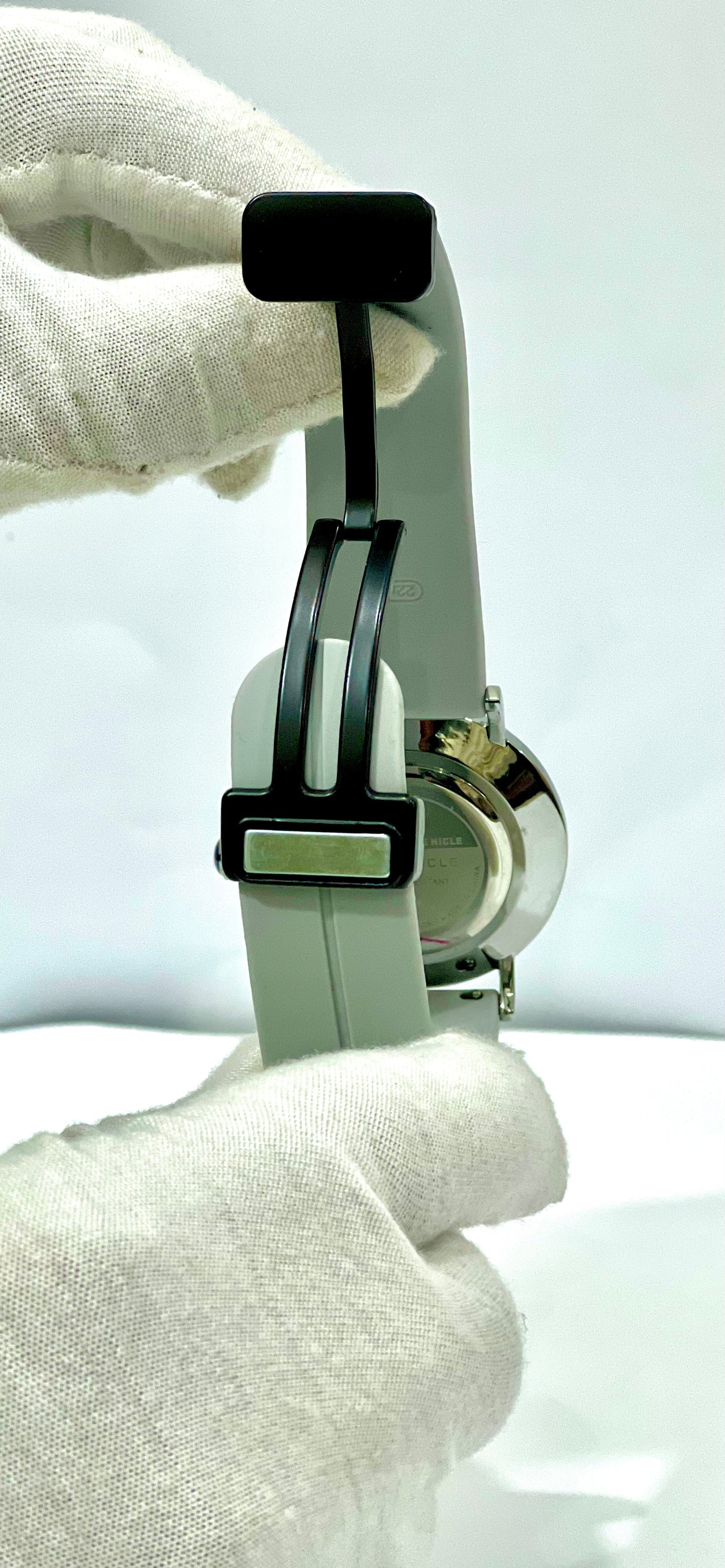 Duke Nicle Gray Silicon Strap