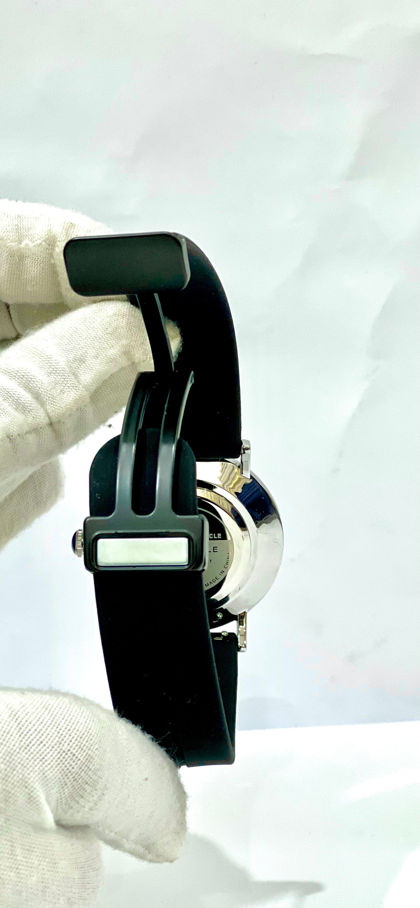 Duke Nicle White Dial, Black Silicon Strap