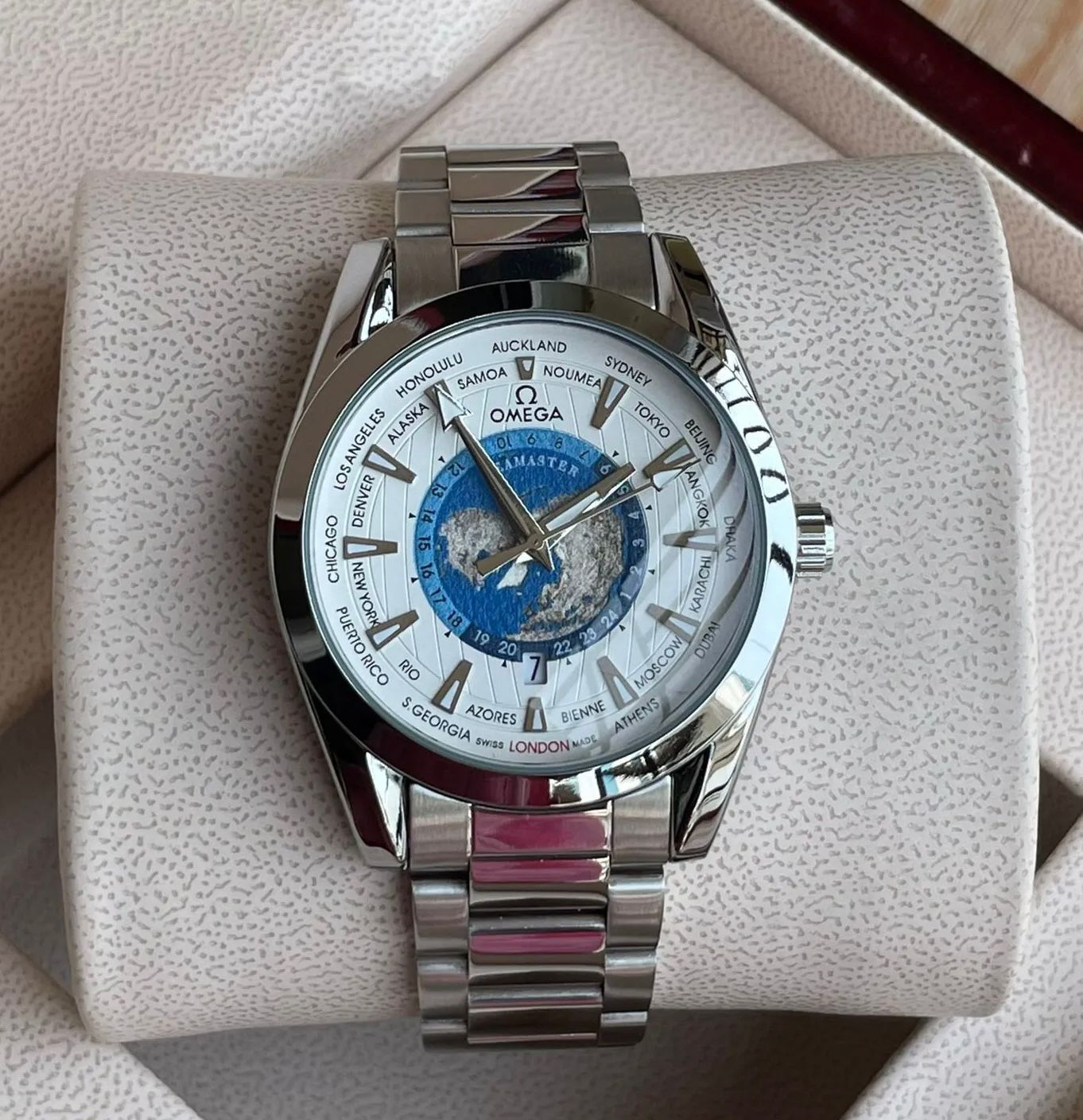 Omega Seamaster Aqua Terra 150m Co-Axial Master Chronometer GMT Worldtimer watch.
