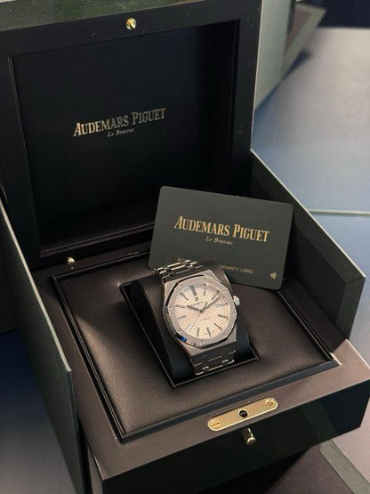 Audemars Piguet Royal Oak Offshore watch box.